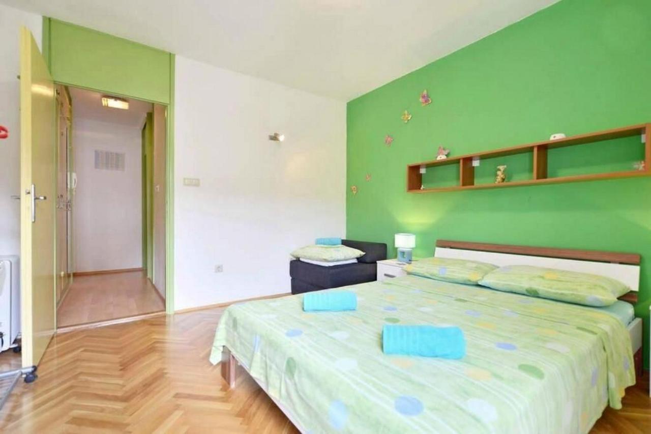 Apartment Vicko Omiš Extérieur photo